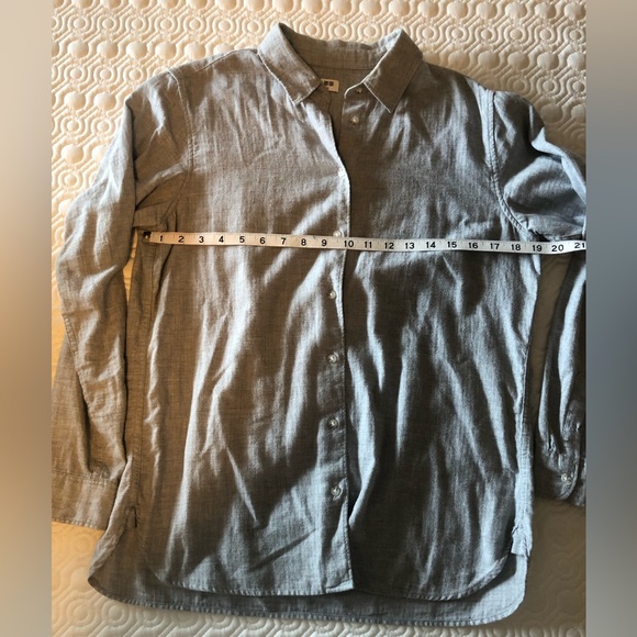 Uniqlo button up long sleeve - Picture 3 of 6